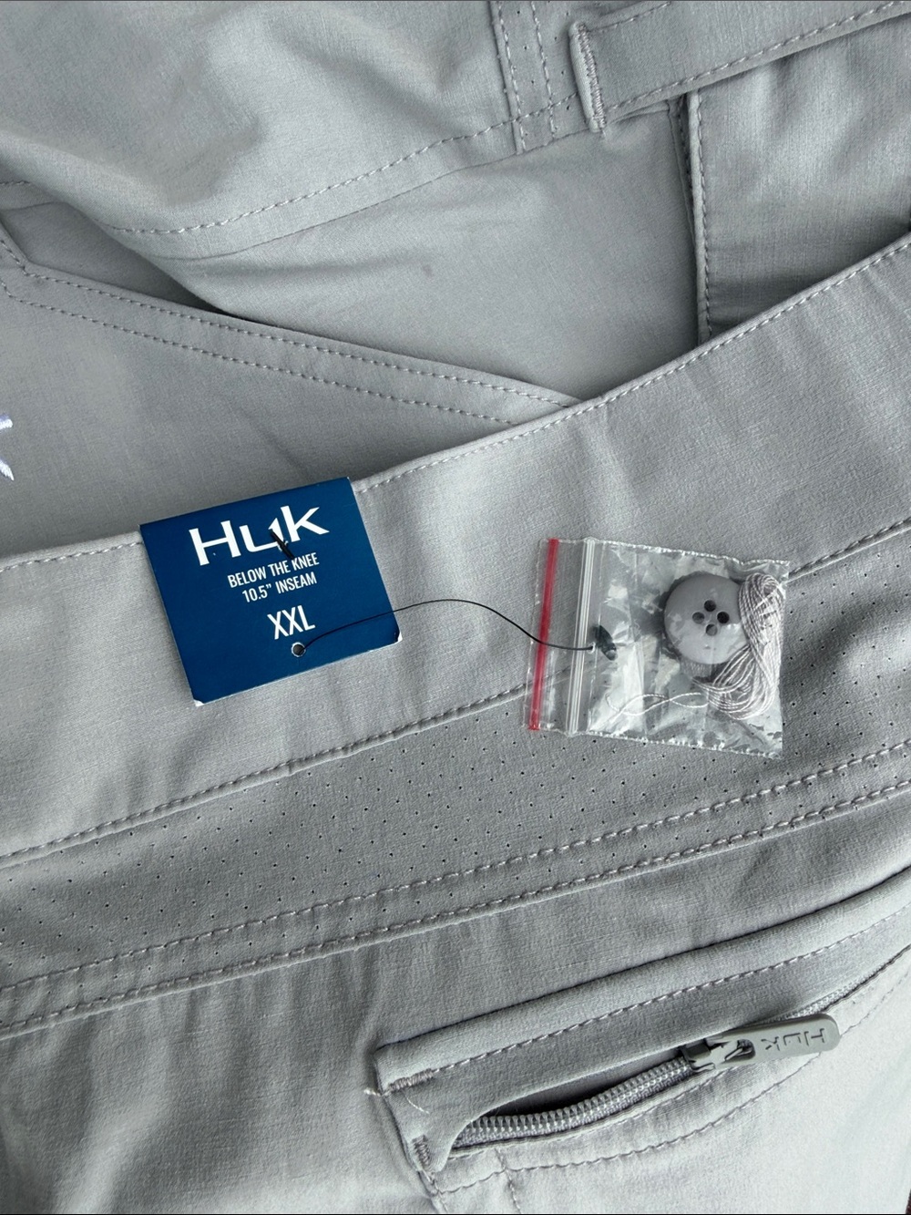 Huk Light khaki Men's Fishing Shorts size XXL new with tags - Picture 3 of 4